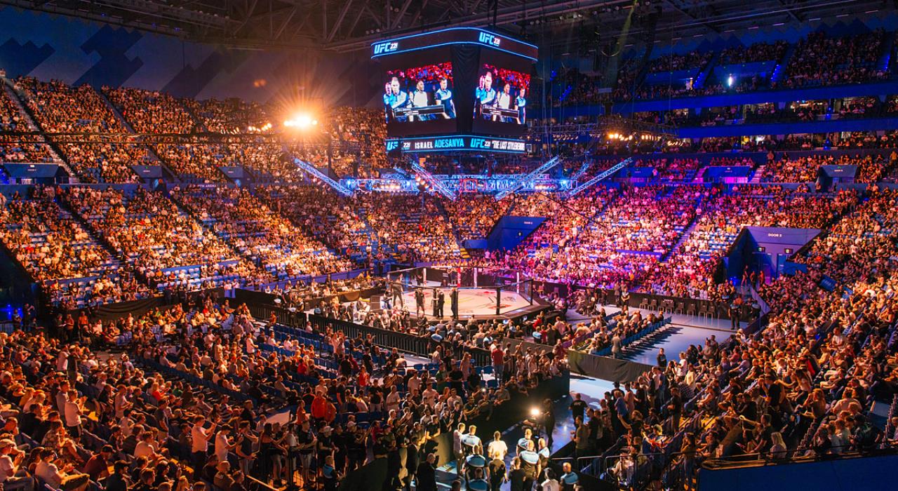 Sponsrad Topp 4 UFC Fight Nights att uppleva på plats Fighter Magazine